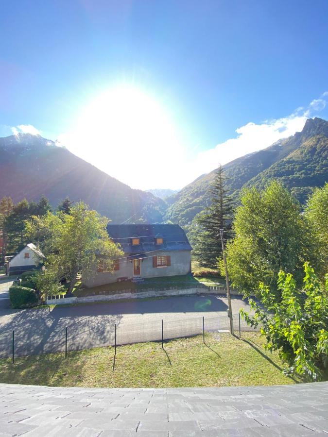 Joli chalet 60m2 proche du centre. parking. balcon Cauterets Esterno foto