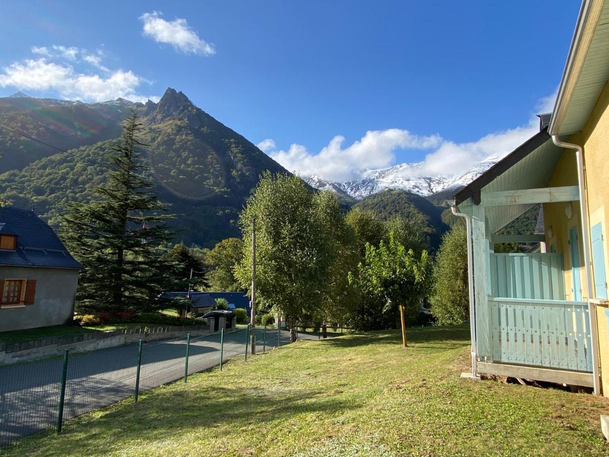 Joli chalet 60m2 proche du centre. parking. balcon Cauterets Esterno foto